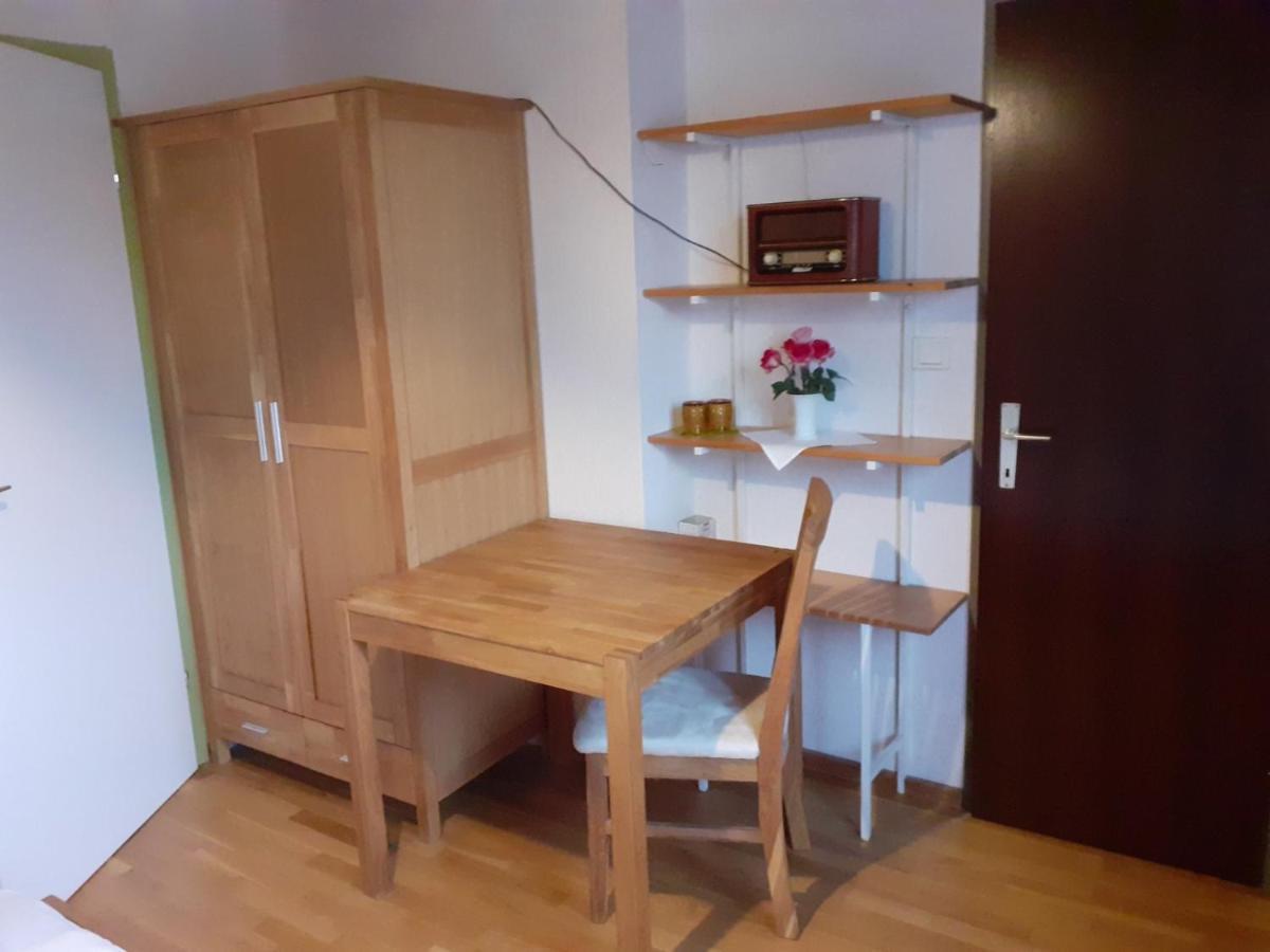 Obstbau Und Gaestezimmer Stani 绍萨尔地区基策克 外观 照片